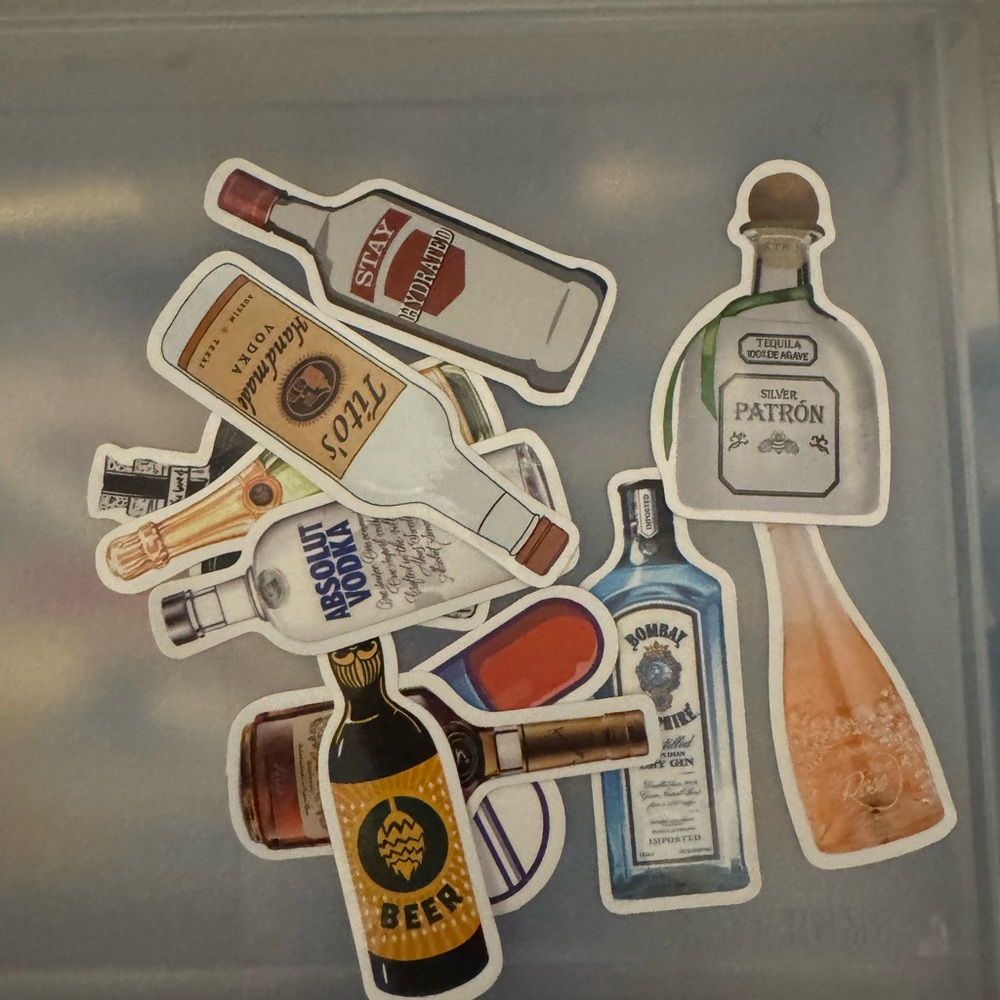 PATCHES & POUR PAINT - Picture 5 of 10